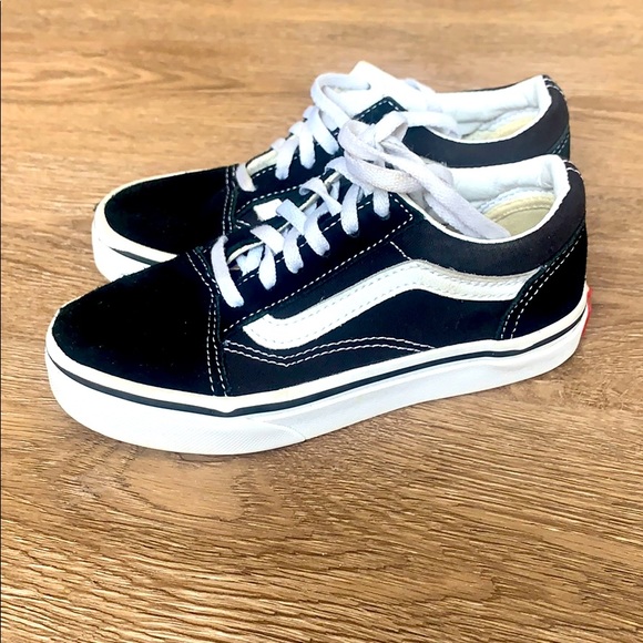 black vans youth